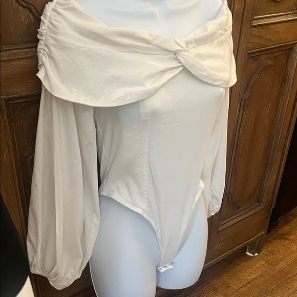 Skylar Rose Off-Shoulder White Bodysuit Size S - Picture 3 of 11